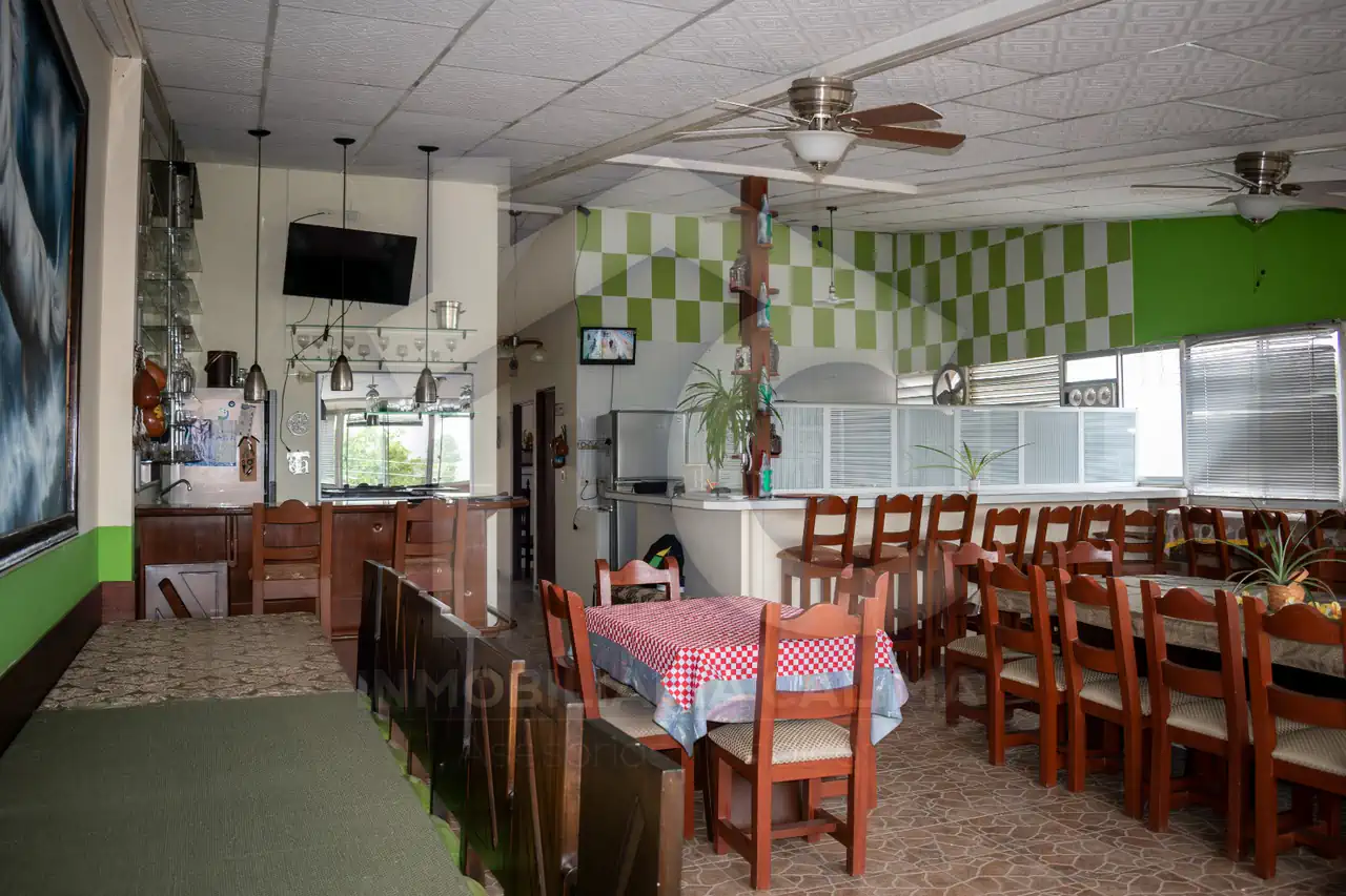 Casa de 2 viviendas en el Canadá Calima Darién